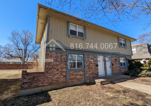 What is the Average Income of People Living on Main Street in Belton, Missouri?